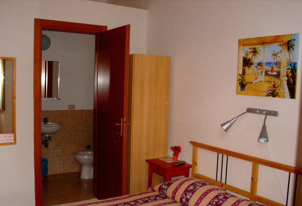 B&B Villa Susanna Чивитавекия Екстериор снимка